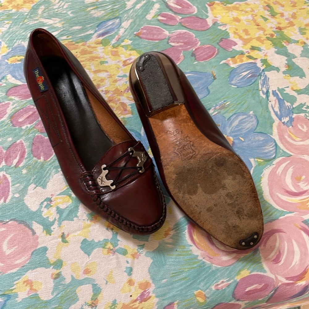 The Apple Shoes View 2